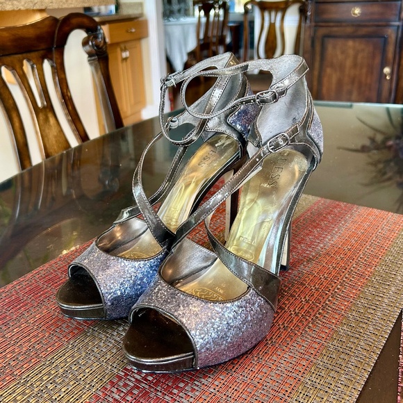 Guess Pewter Patent Leather & Glitter Stiletto Sandals- Foot & Ankle Straps S 10 - Picture 5 of 9